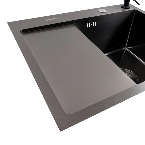 Kitchen sink CM 58*48 R black PVD VALESO Handmade (round siphon 3.0/1.0) - Фото № 3