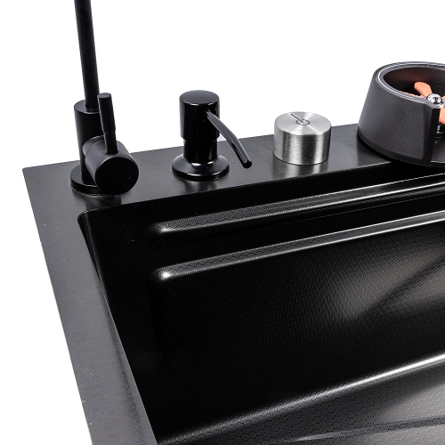 Мойка кухонная PVD черная Valeso Handmade "Водопад" (ДЕКОР) 75х45DF - Фото № 3